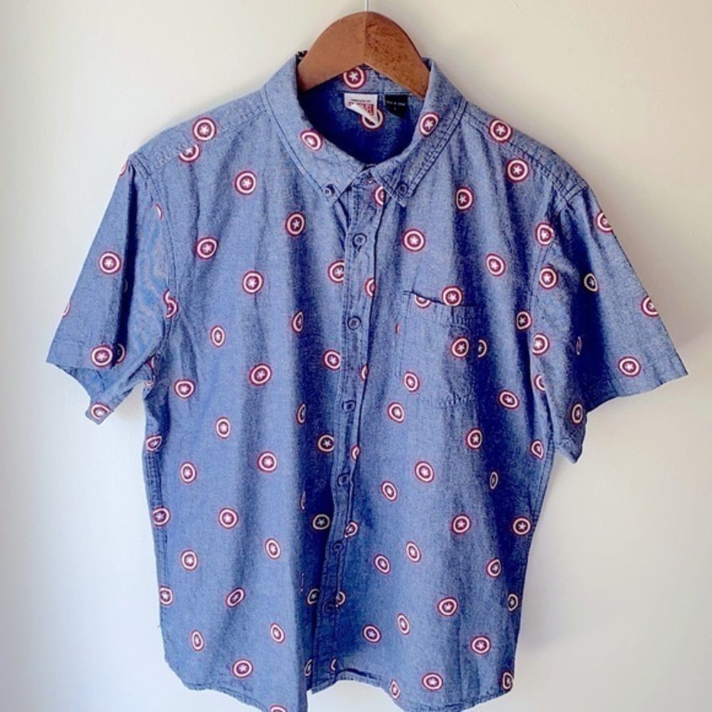 Marvel Captain America Casual Button Down Short Sleeve Shirt Large EUC